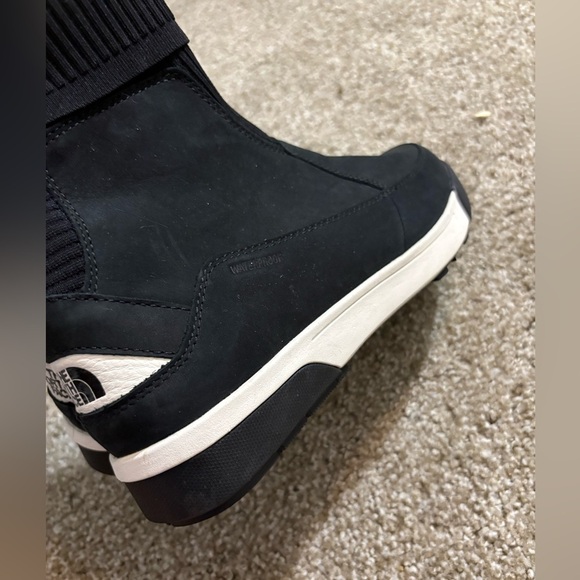 The North Face like new 🌟Women's Sierra Knit Waterproof Boots - Black and White - Picture 5 of 9